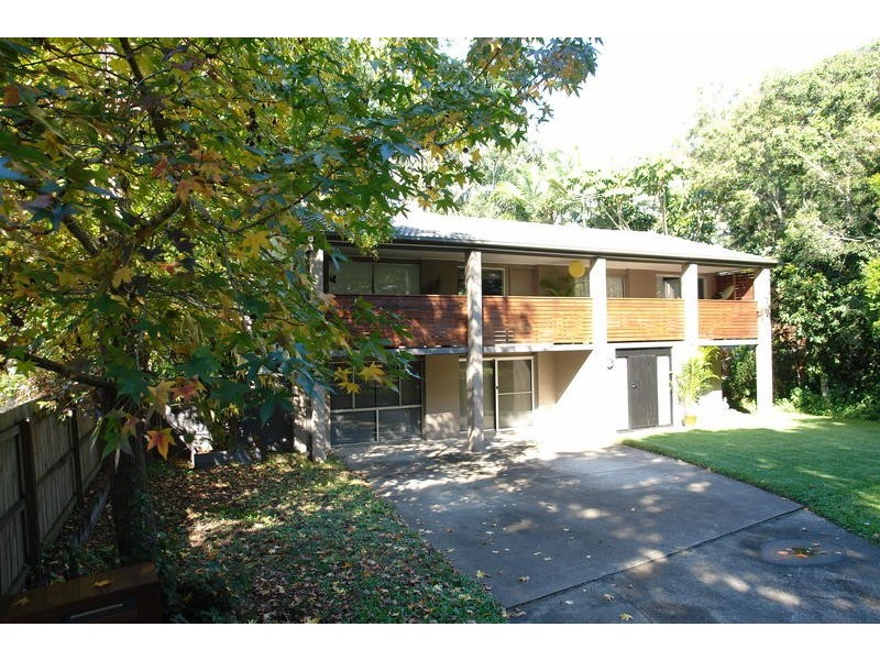 19 Leander Street, Chapel Hill QLD 4069